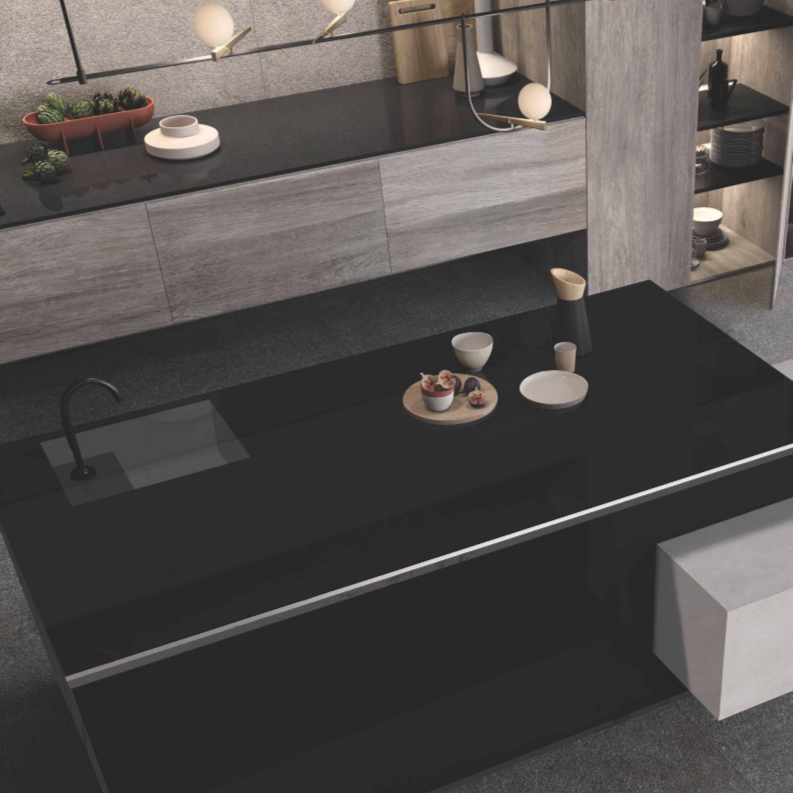 Quartz Pure Black